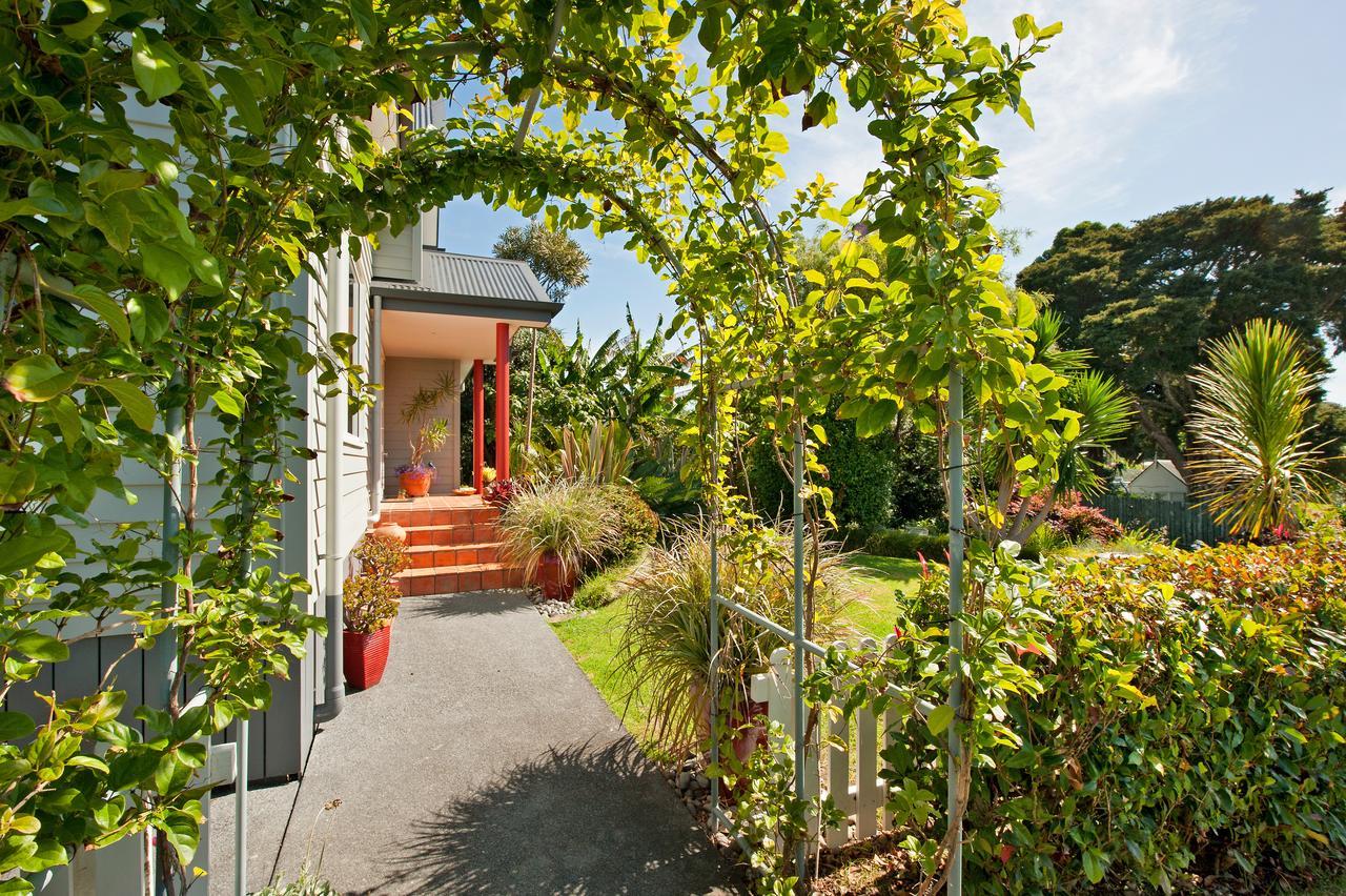 Kereru Cottage Russell - James Cook Apartment Экстерьер фото